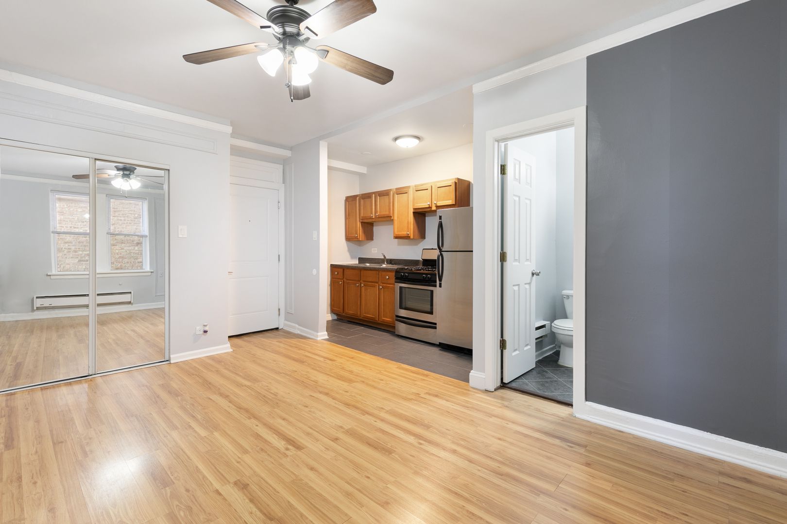 Chicago Apartment: 5860 N Kenmore Avenue