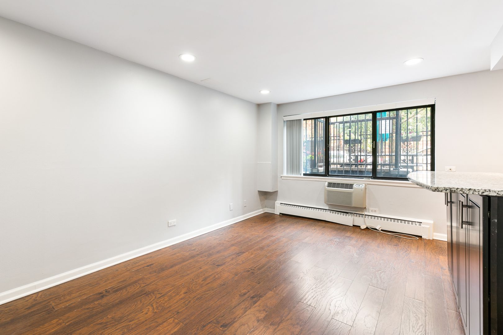 Chicago Apartment: 5534 N Kenmore Avenue