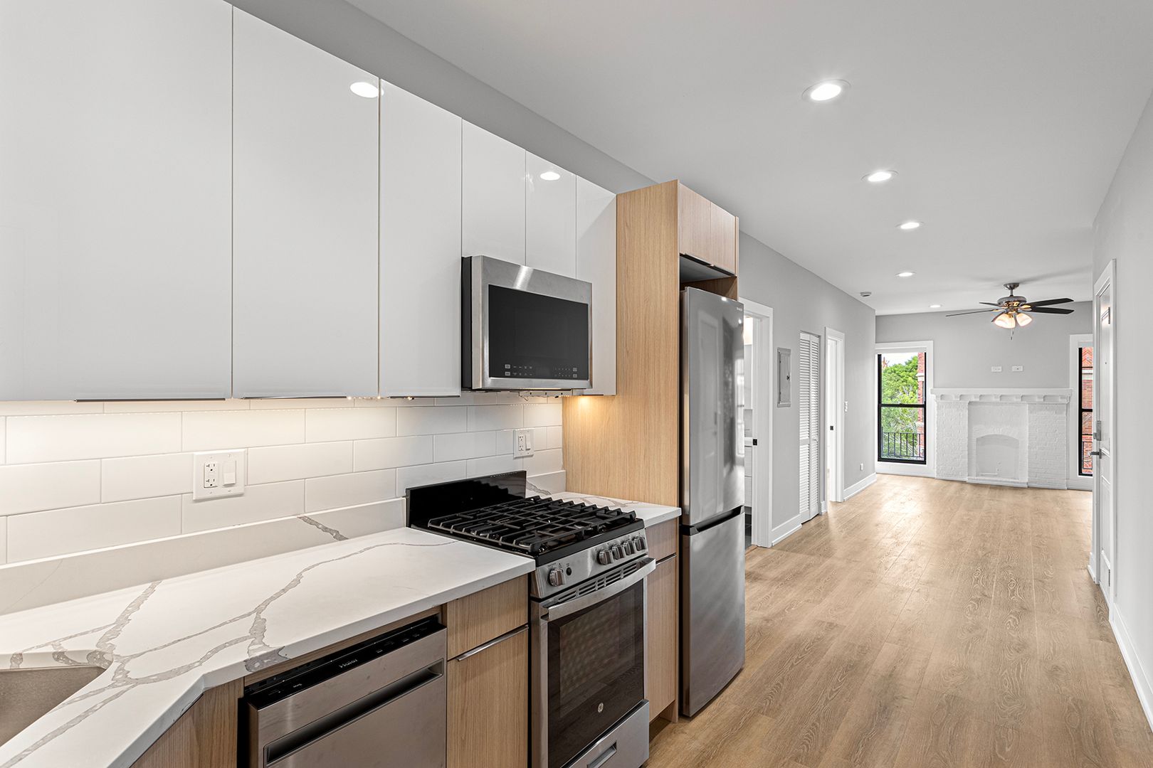 Chicago Apartment: 1649-1655 W. Jonquil