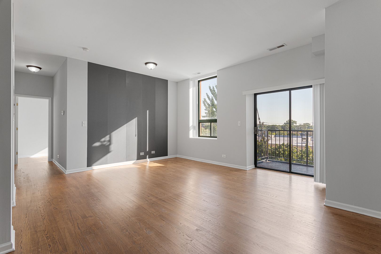 Chicago Apartment: 2451 W Howard Street