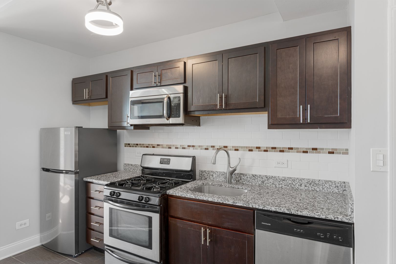 Chicago Apartment: 5860 N Kenmore Avenue