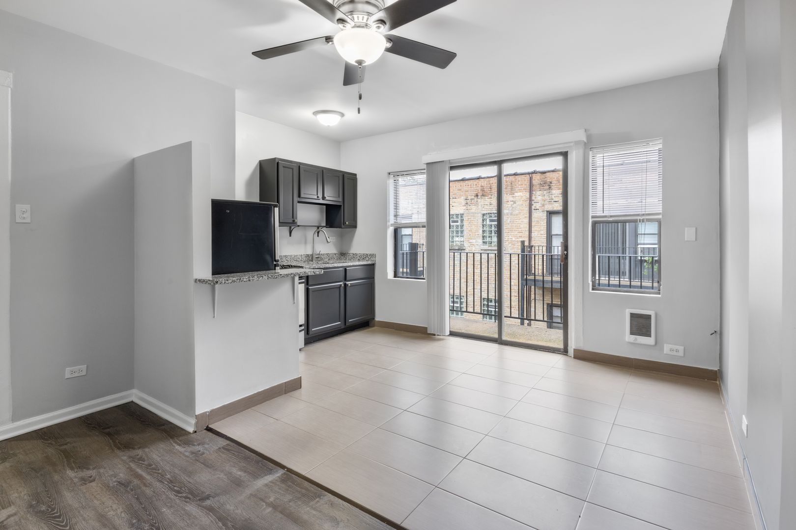 Chicago Apartment: 4555 N Malden St