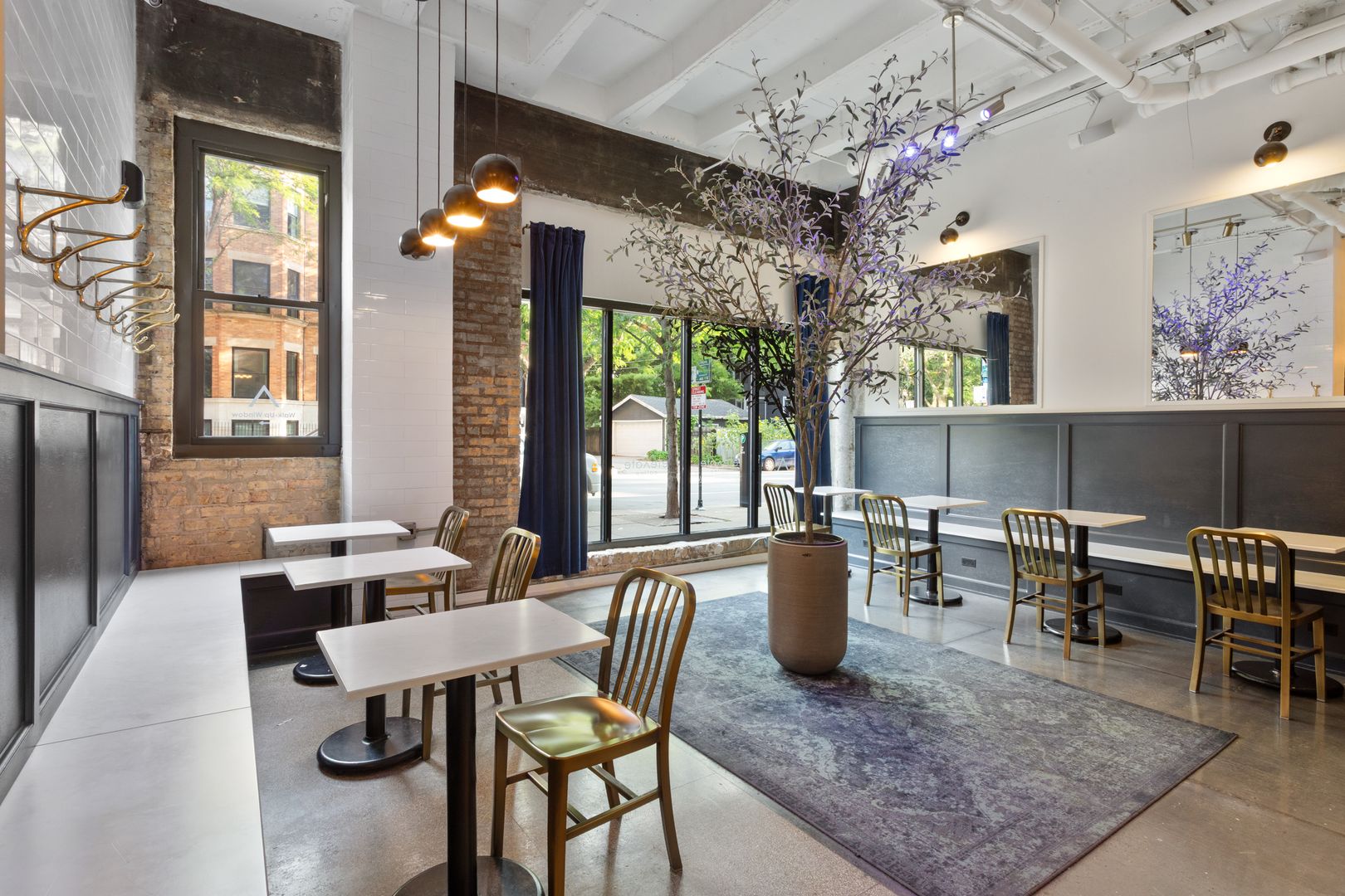 Chicago Apartment: 1325 W Wilson Avenue