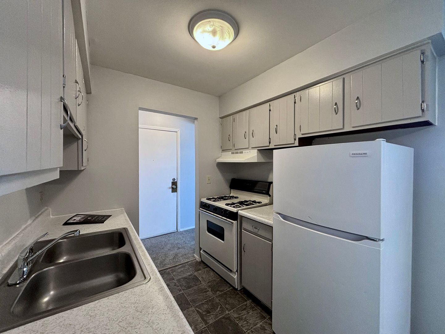 Rockford Apartment: 3936 Eagle Drive