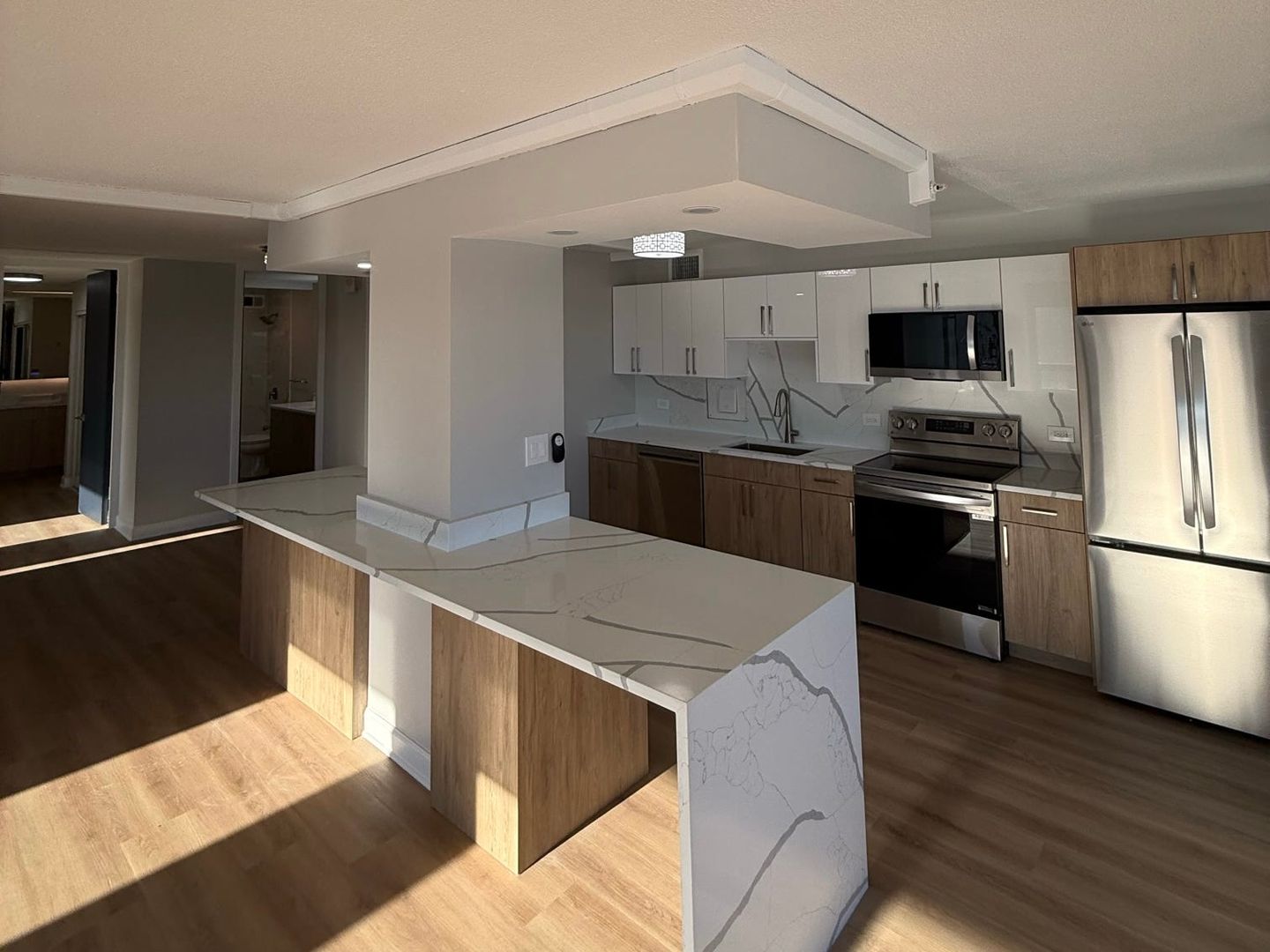 Rockford Apartment: 913 North Main Street