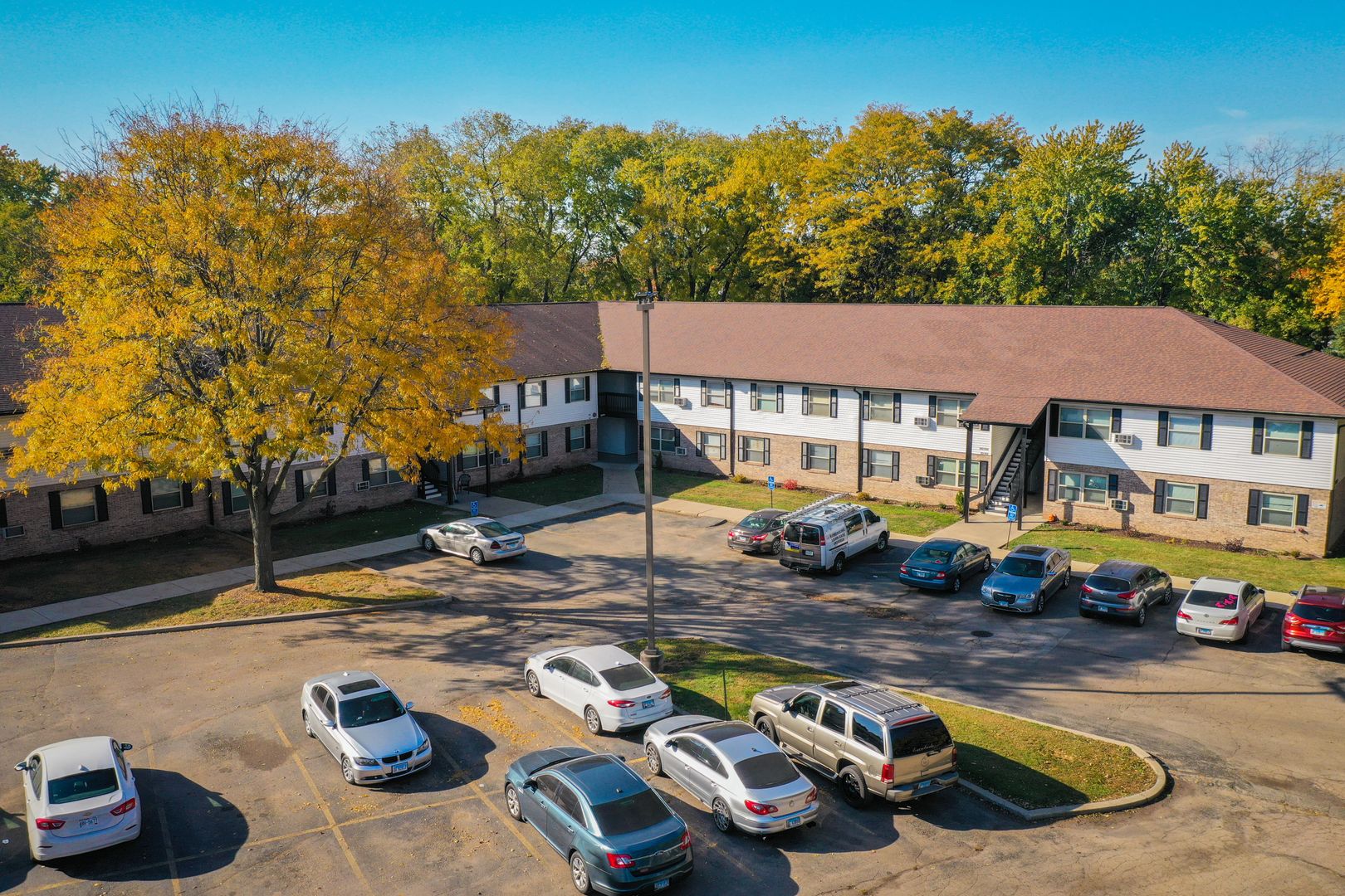Rockford Apartment: 1832 N Main Street