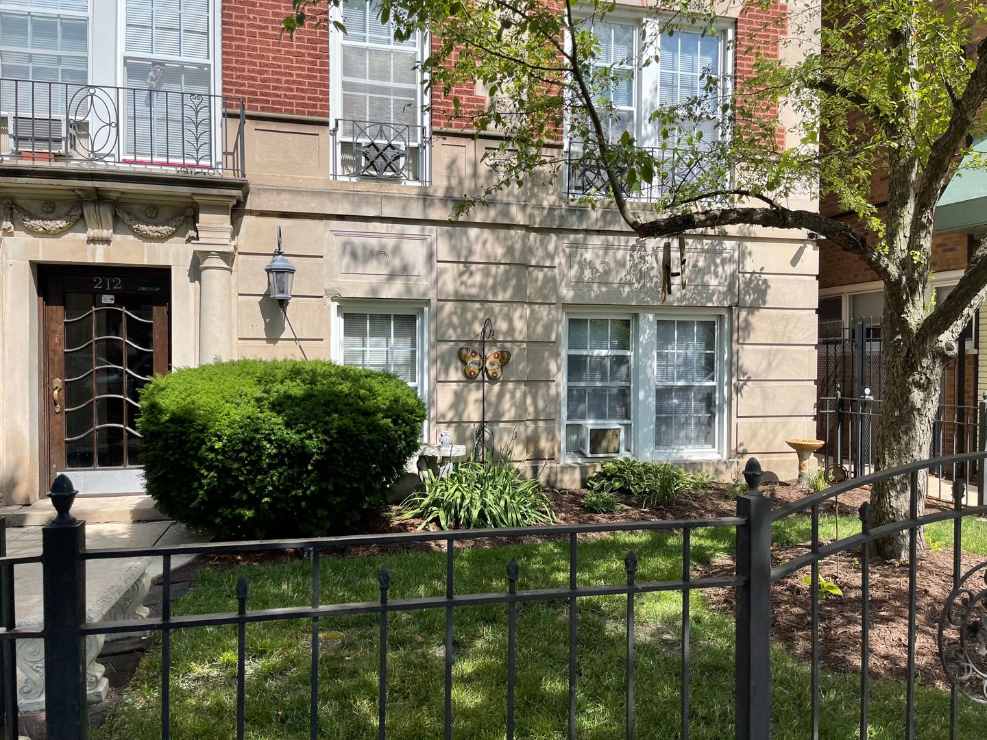 212 S Oak Park Ave, Oak Park, IL 60302