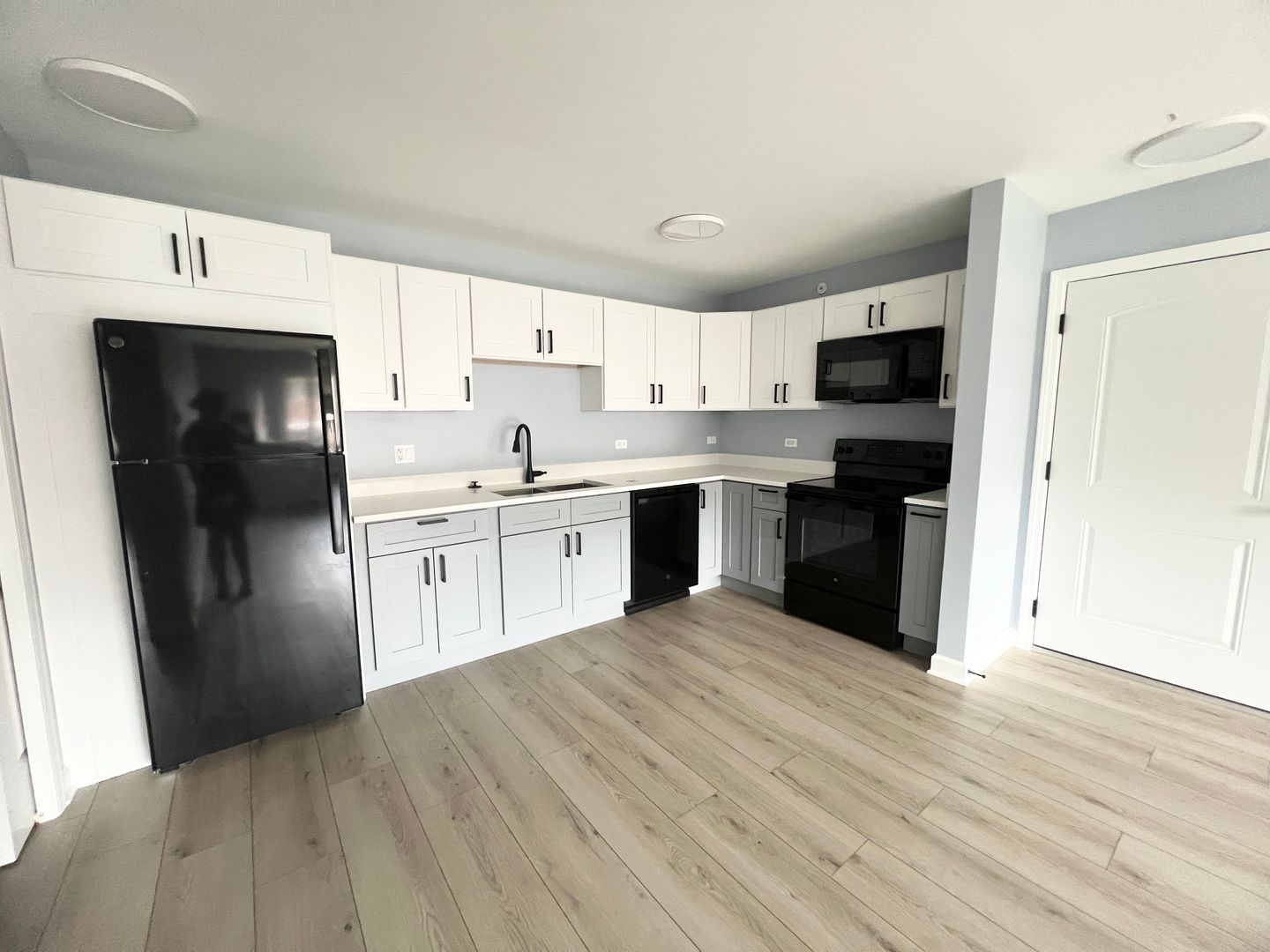 Rockford Apartment: 2535 Halsted Road