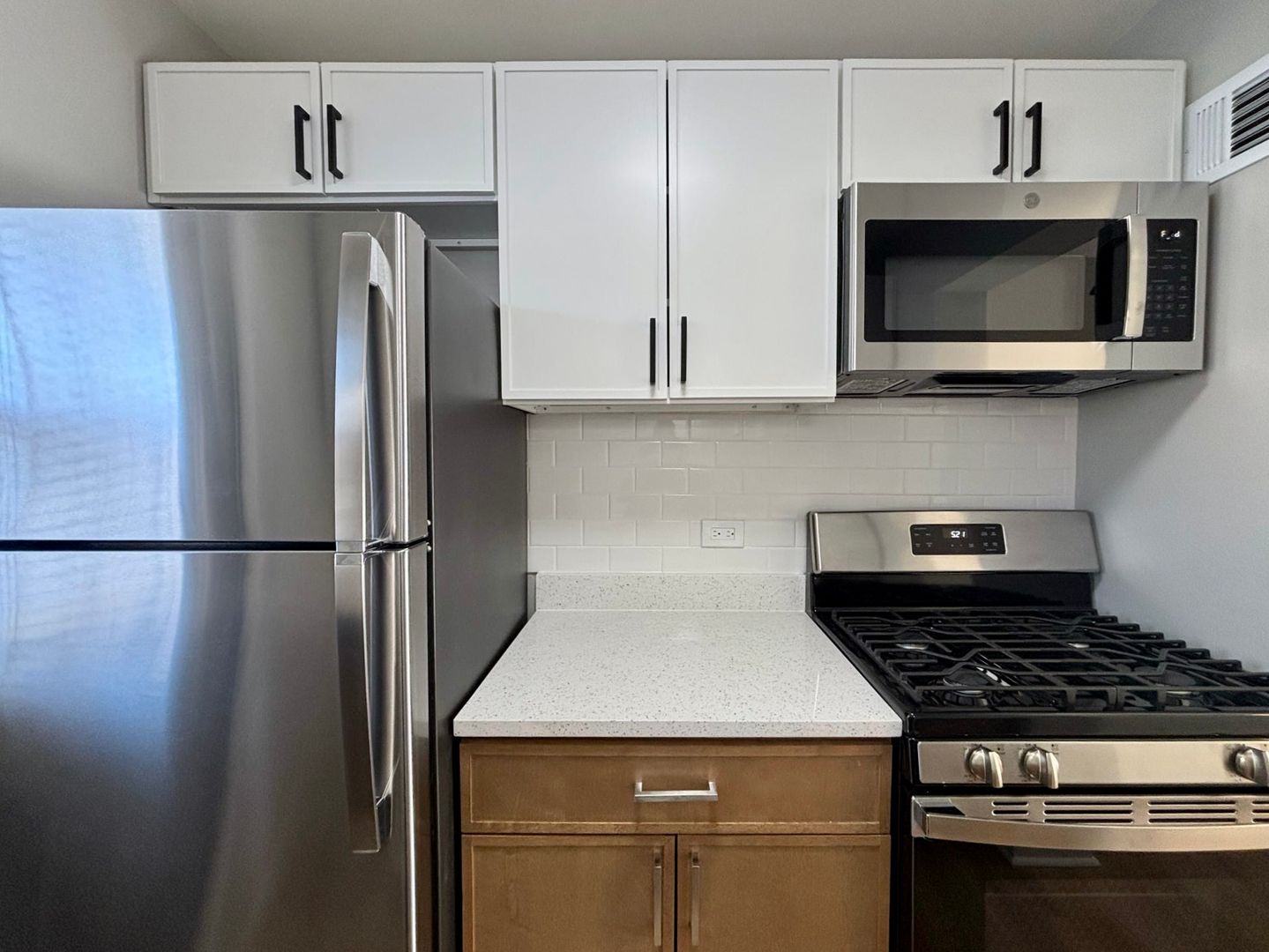 Rockford Apartment: 4455 Charles Street