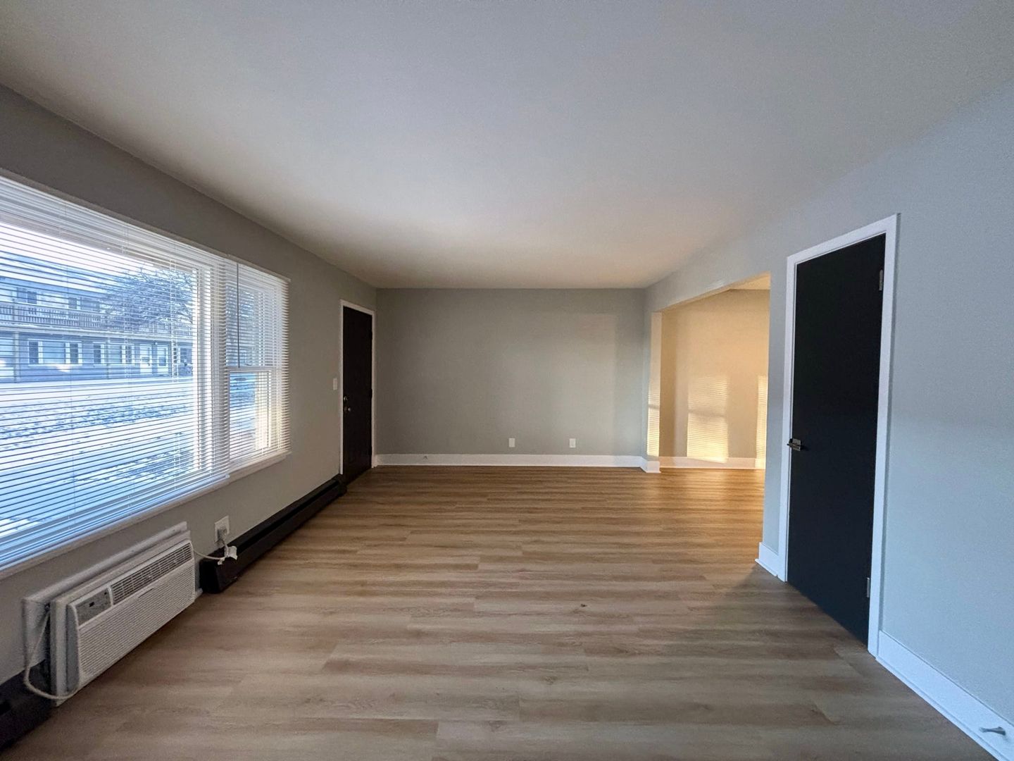 Rockford Apartment: 4242 Harrison Avenue