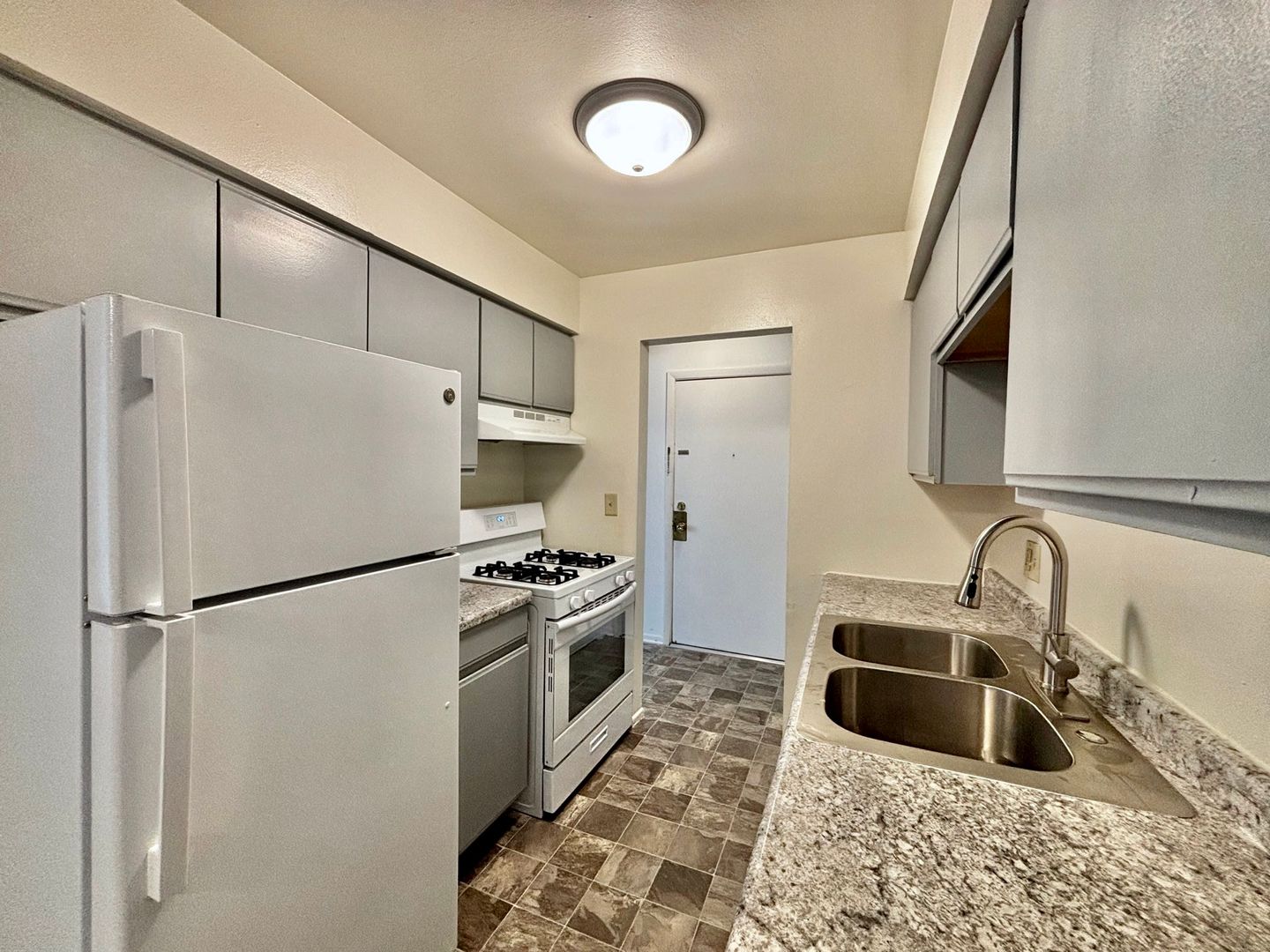 Rockford Apartment: 3936 Eagle Drive