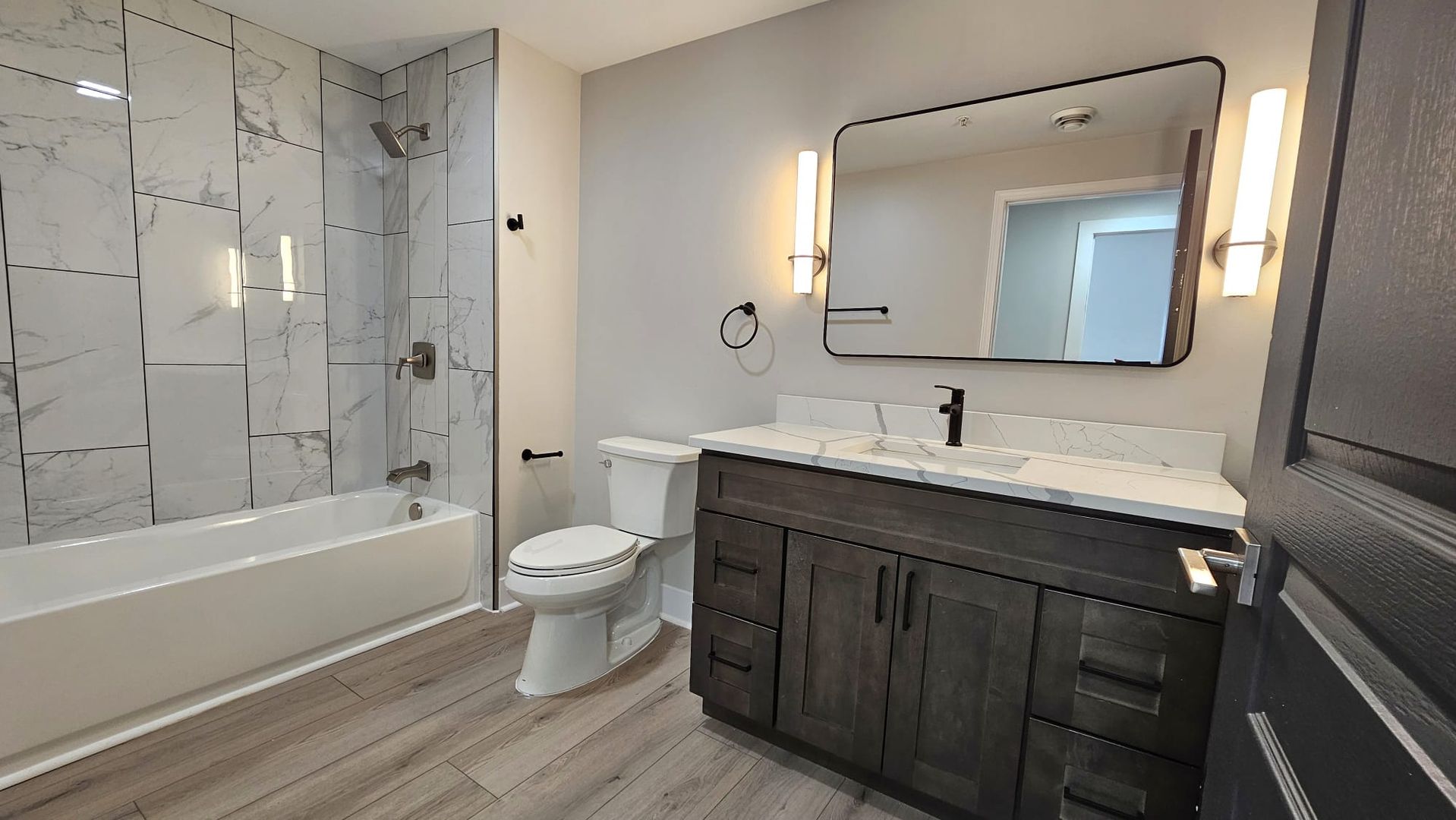 Davenport Apartment: 106 E 3rd St.