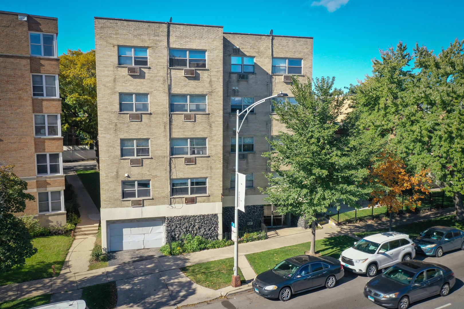 Chicago Apartment: 7064 N Sheridan Rd