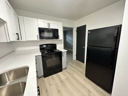 1BR with Den