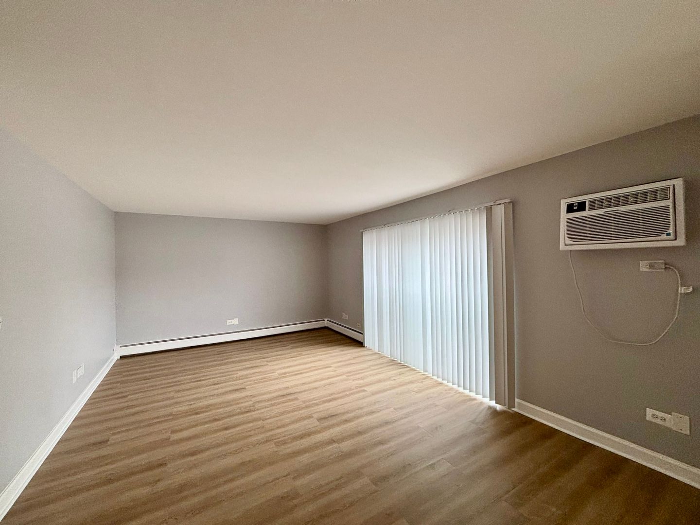 Forest Park Apartment: 520 South DesPlaines Avenue