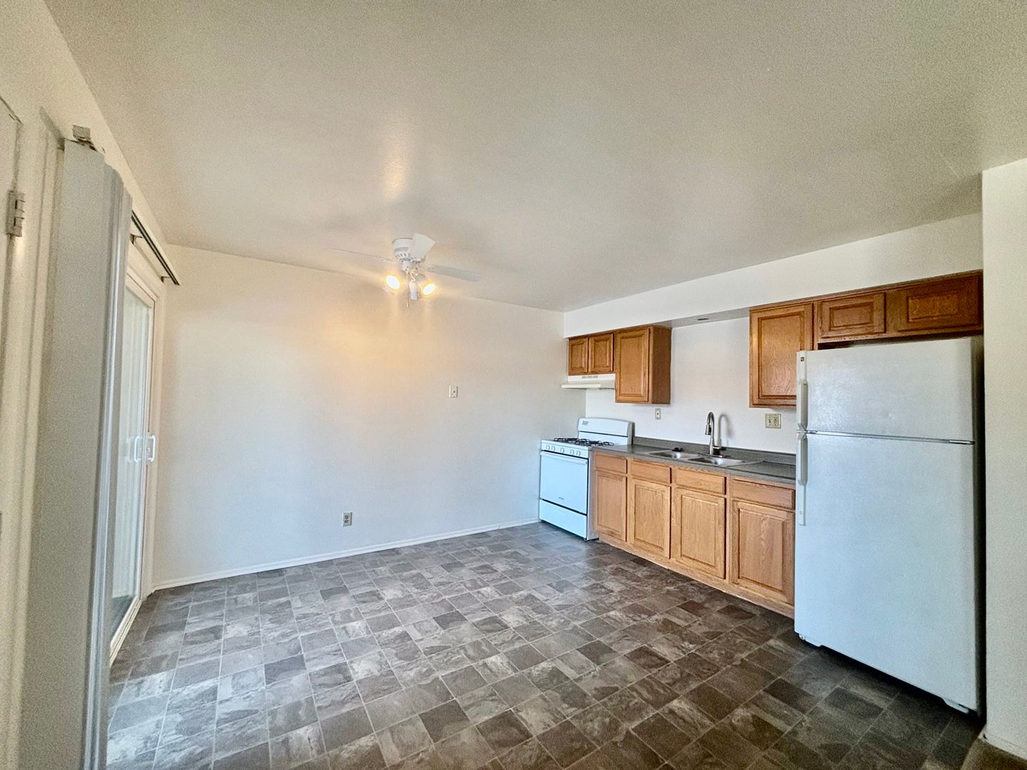 Rockford Apartment: 3936 Eagle Drive