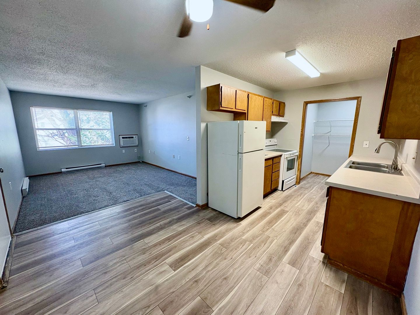 Rockford Apartment: 1832 N Main Street