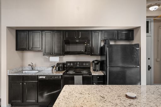 New 1Br near Downtown Moline – photo 1