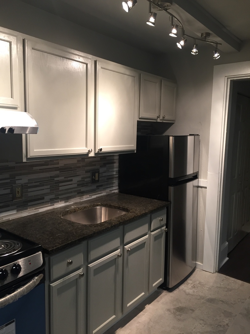 La Vie on 2nd Avenue