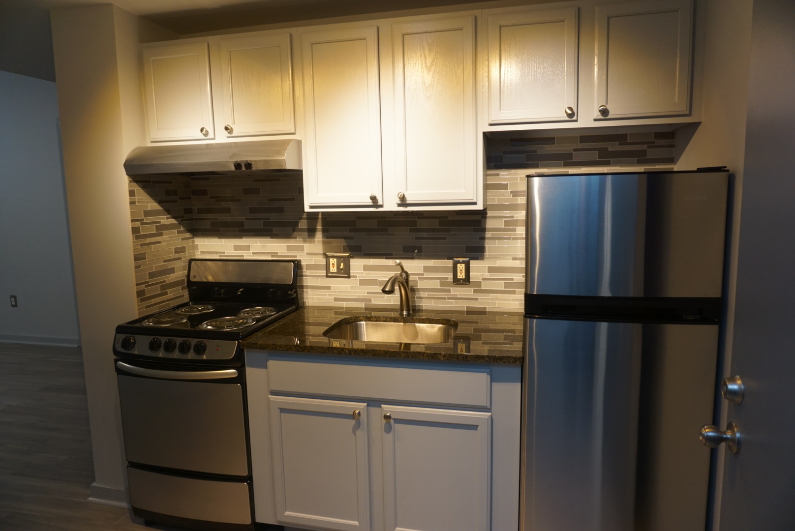 Hickory Apartment: 426 2nd Ave SE