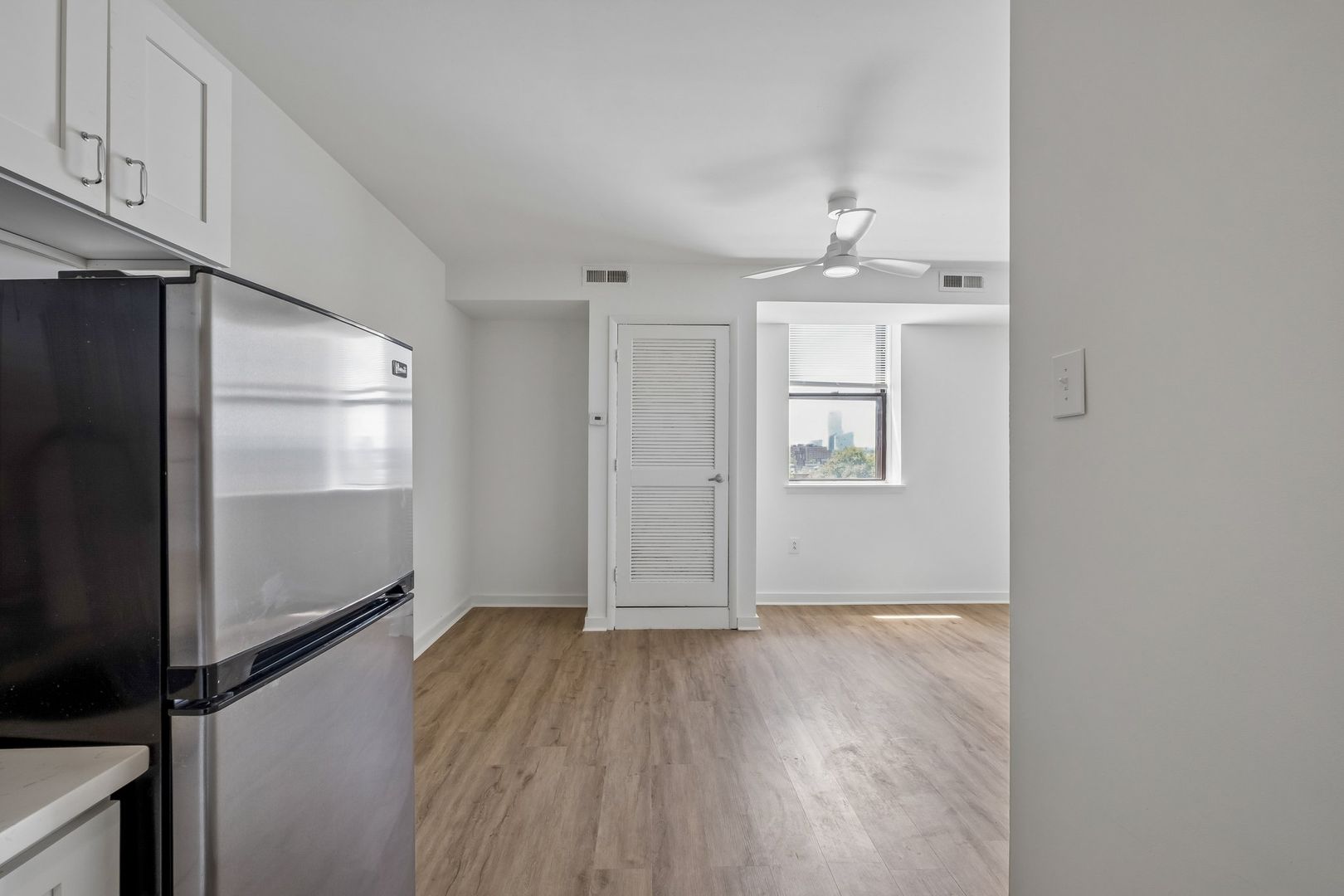 Philadelphia Apartment: 909 Corinthian Avenue
