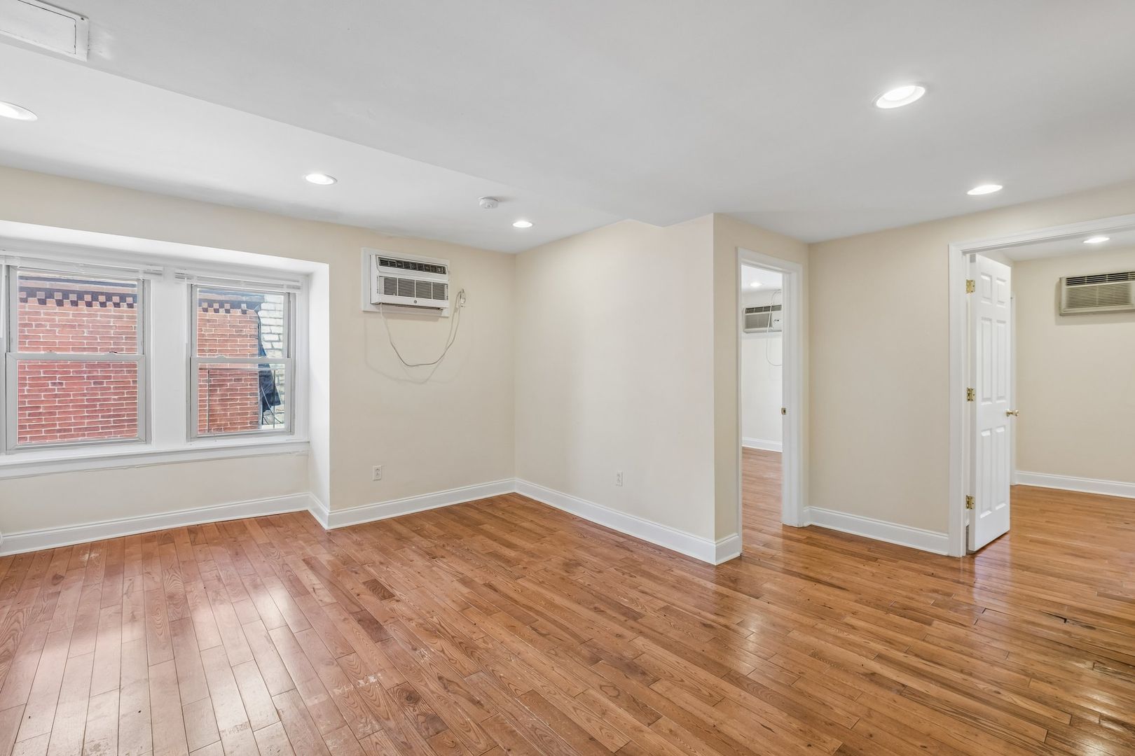 Philadelphia Apartment: 4607-09 Cedar Avenue