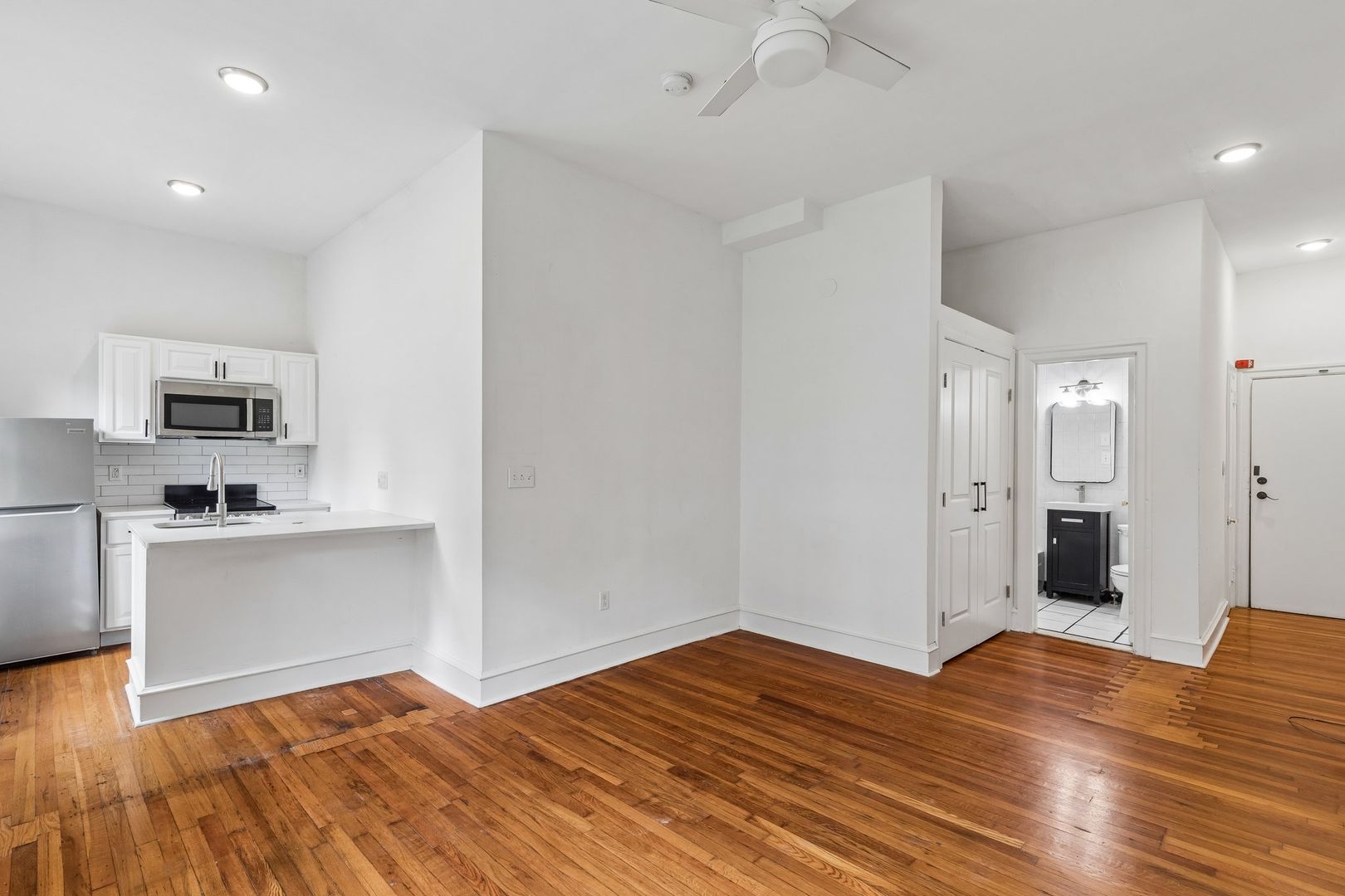 Philadelphia Apartment: 4607-09 Cedar Avenue
