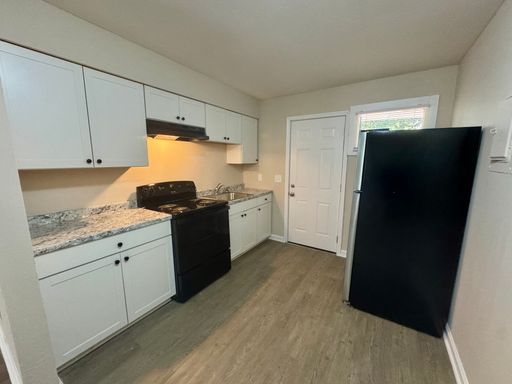 Section 8 Accepted: Fully Renovated! – photo 1