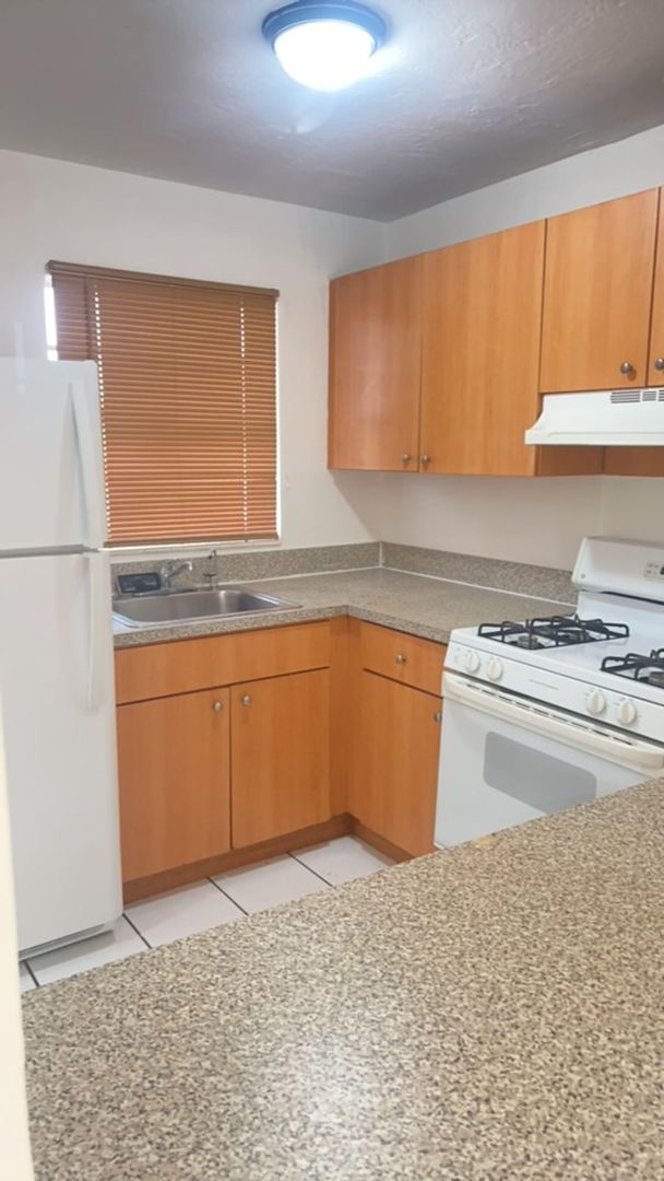 Hialeah Apartment: 1255 W Okeechobee Road