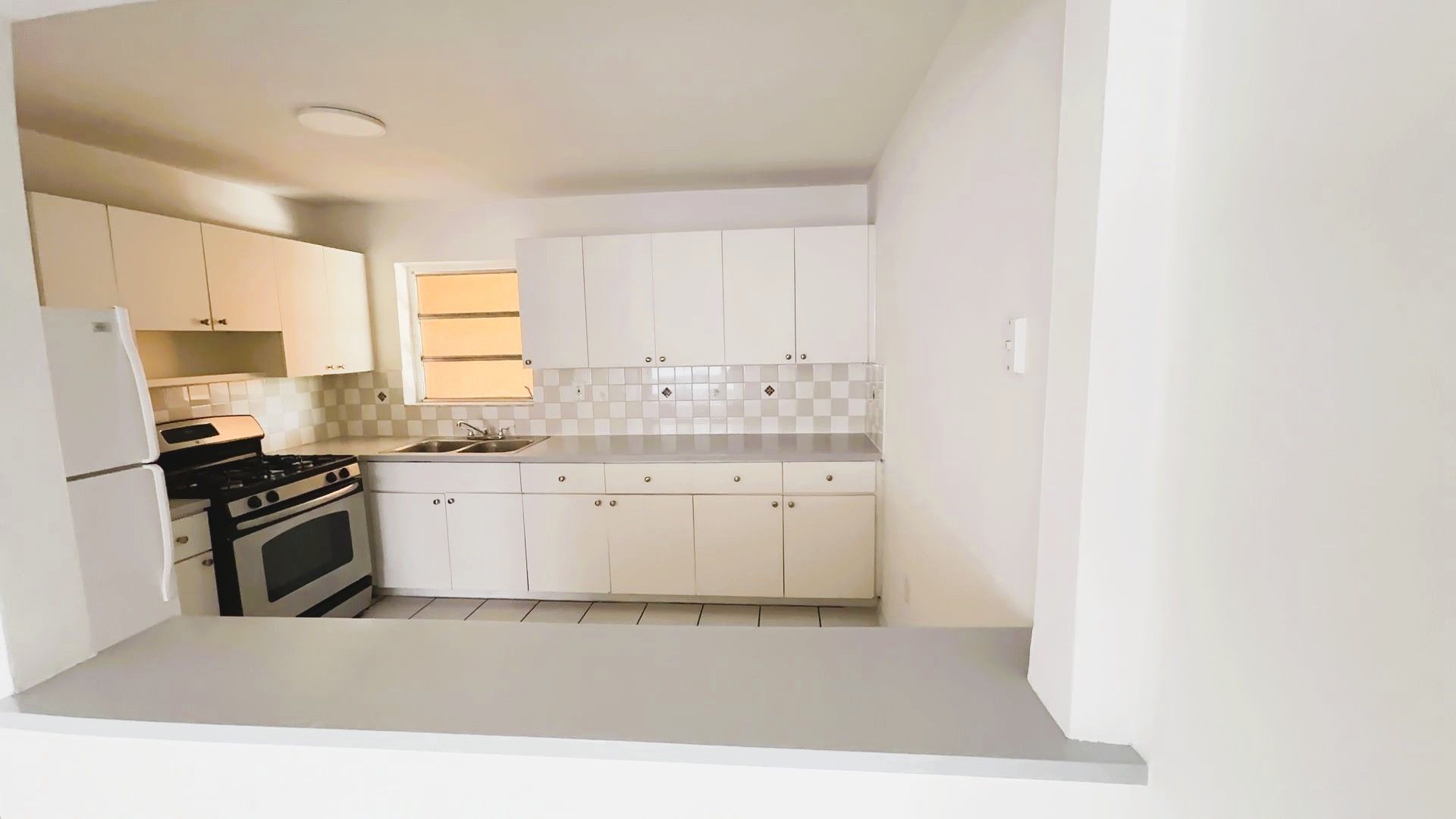 Hialeah Apartment: 1255 W Okeechobee Road