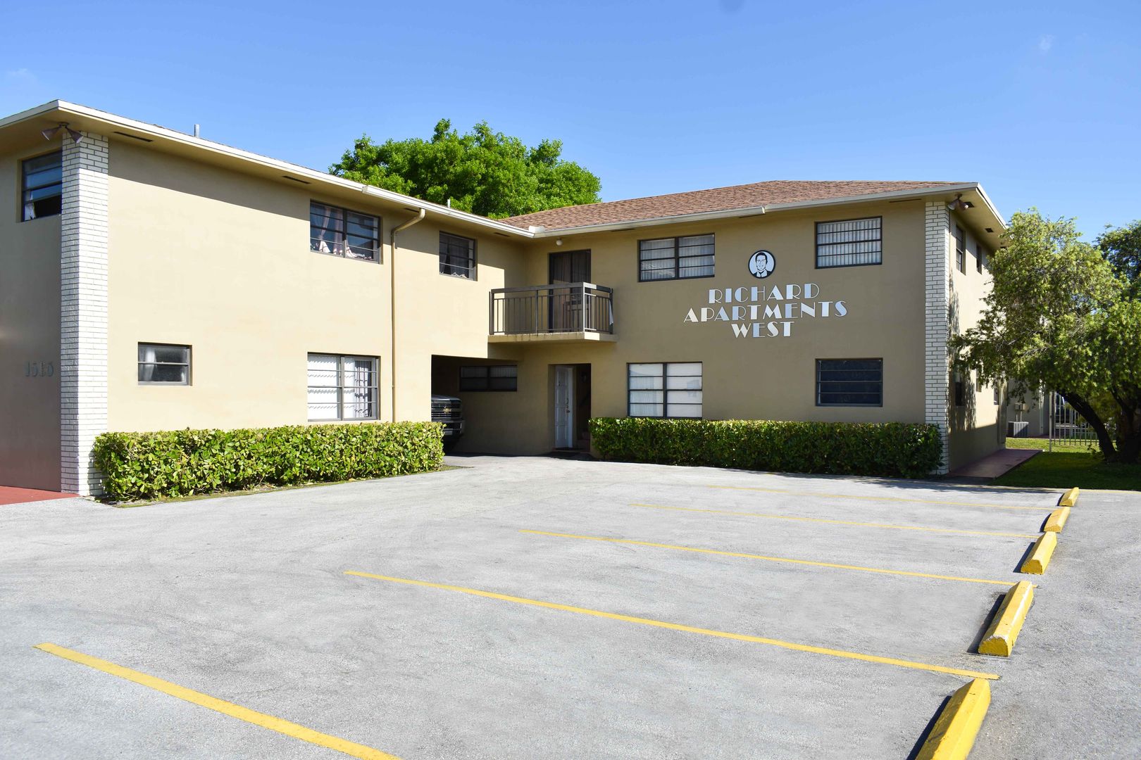 Hialeah Apartment: 1465 W 41 Street