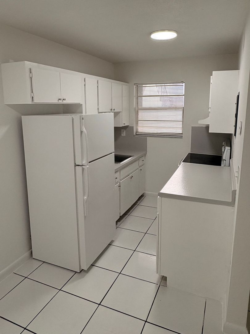 Hialeah Apartment: 115 E 9 Street