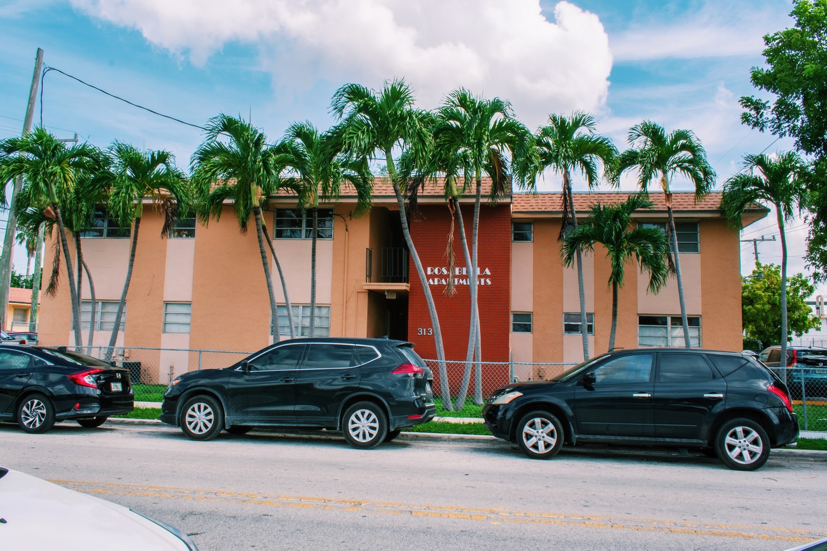 Hialeah Apartment: 313 W 10 Street