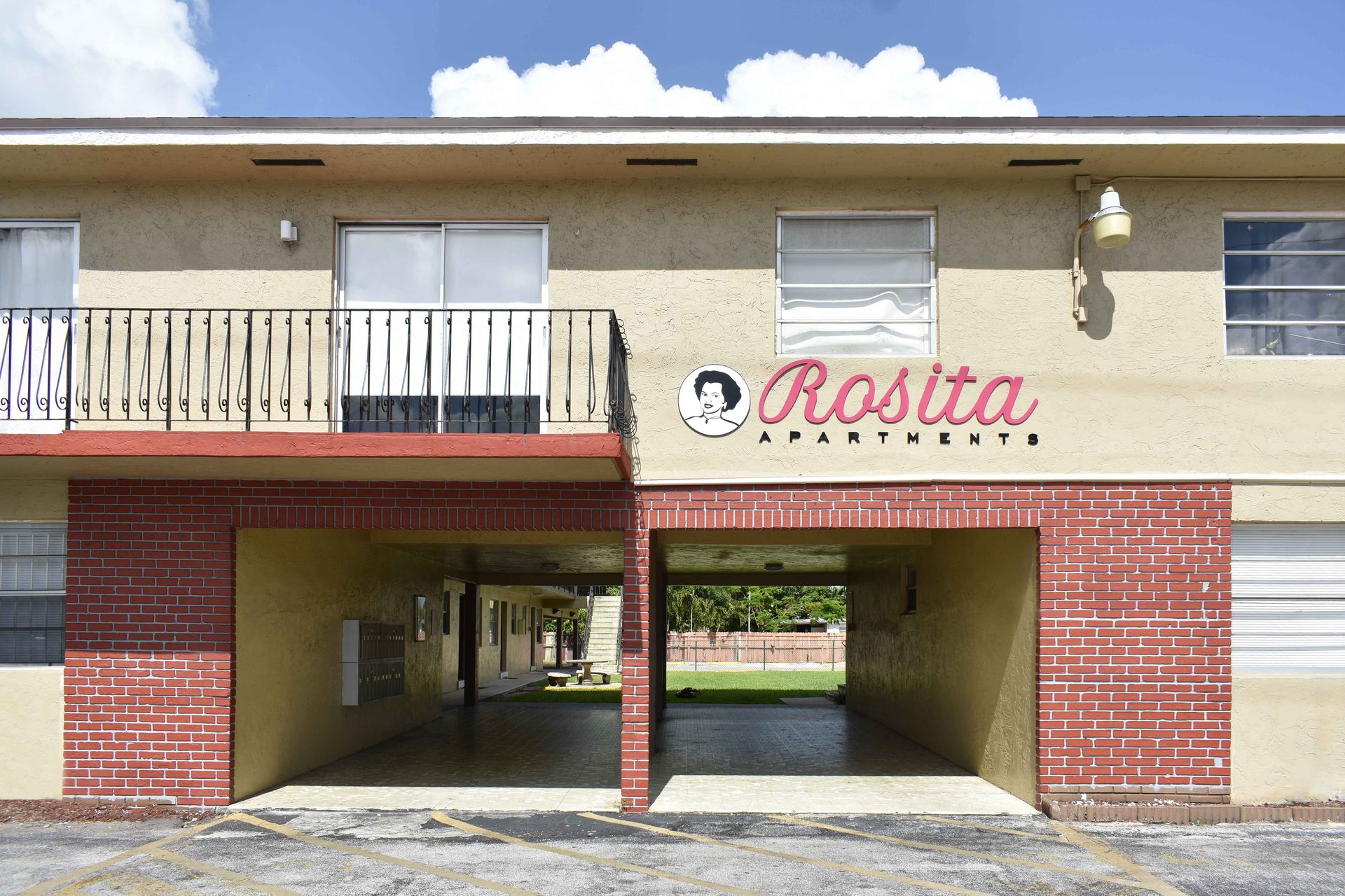 Hialeah Apartment: 3940 Palm Avenue