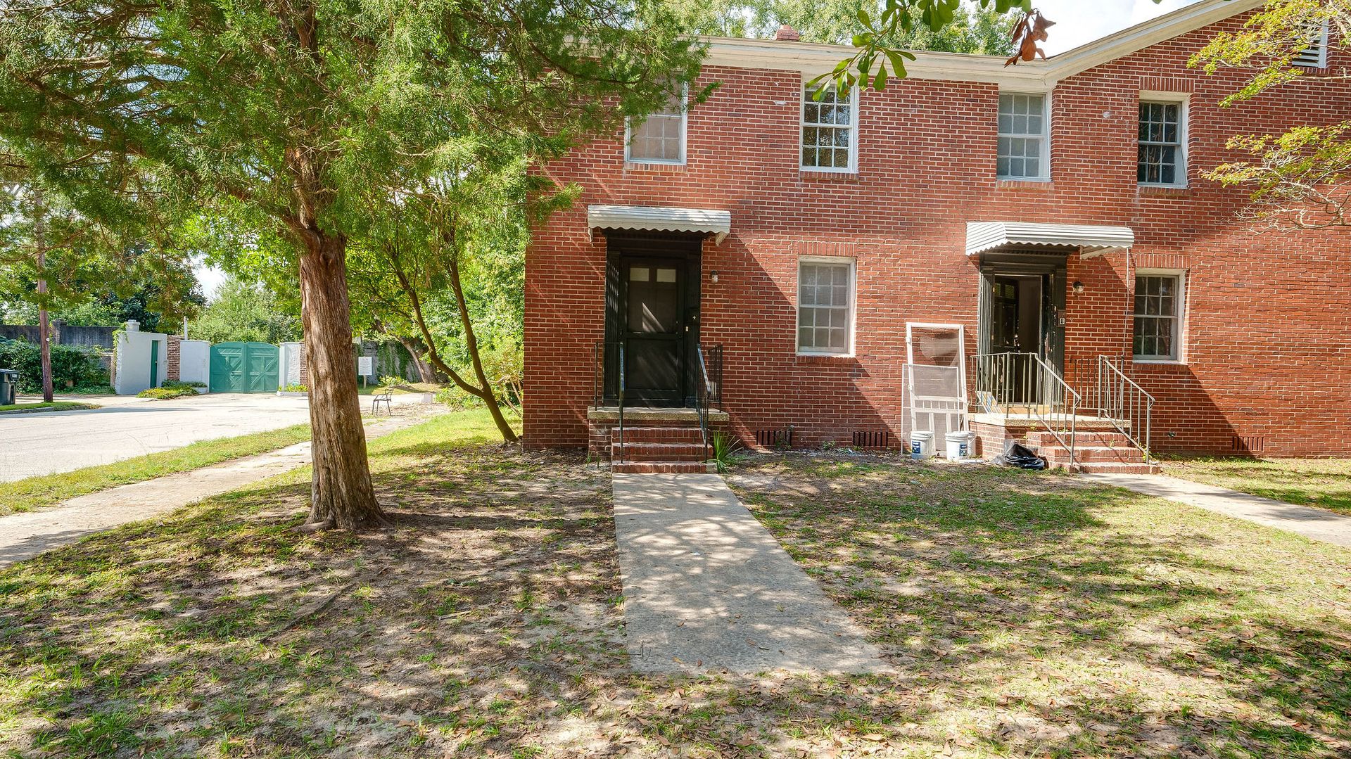 Charleston Townhome: 1 Riverside Dr. Unit B