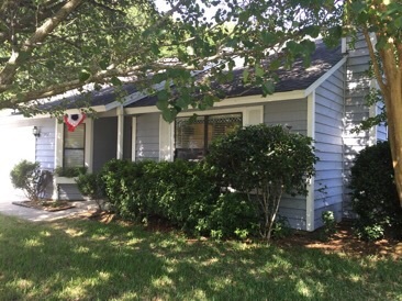 Charleston House: 1052 Oakcrest Drive