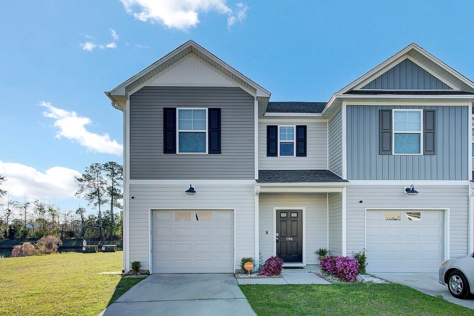 Goose Creek Townhome: 196 Buchanan Cir