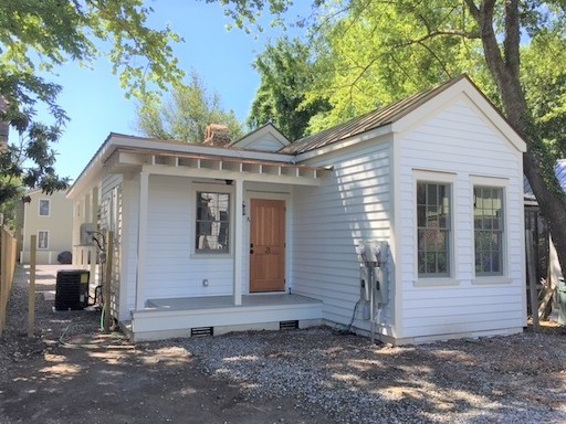 Charleston House: 21 Humphrey Ct. Unit A