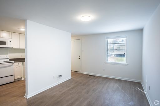Luxuriously Renovated 1 Bedroom in Gated Community – photo 1