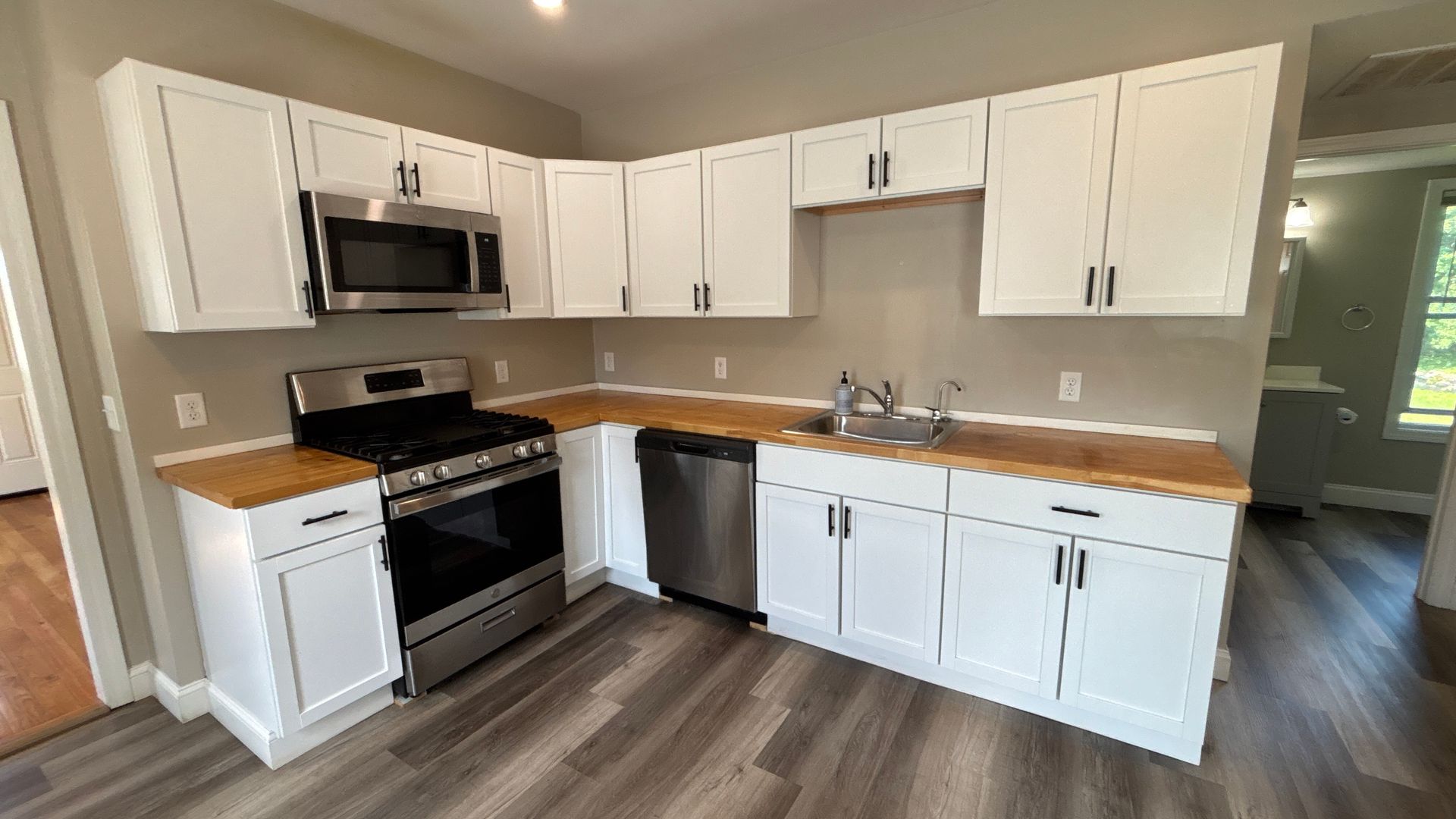 Fitchburg Apartment: 52 Myrtle Ave