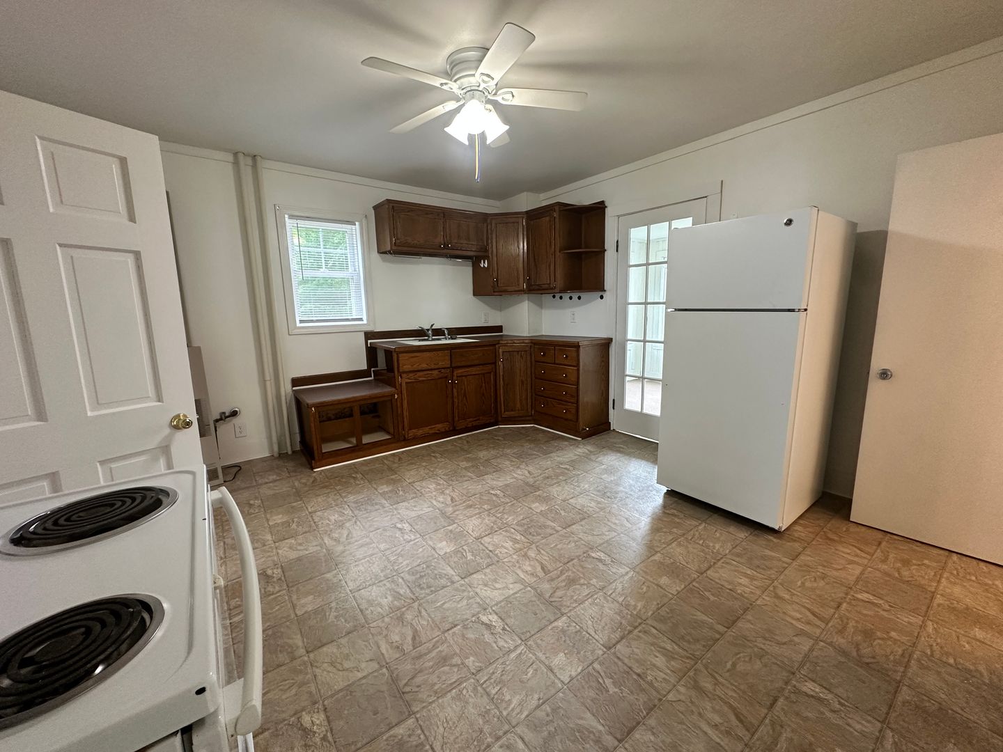 Ashburnham Apartment: 155 Center Street