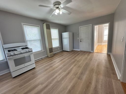 Newly renovated 3rd FL 2 BR Gardner, MA.