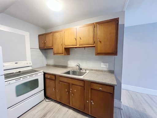 Utilities Included! 1 BR 3rd FL