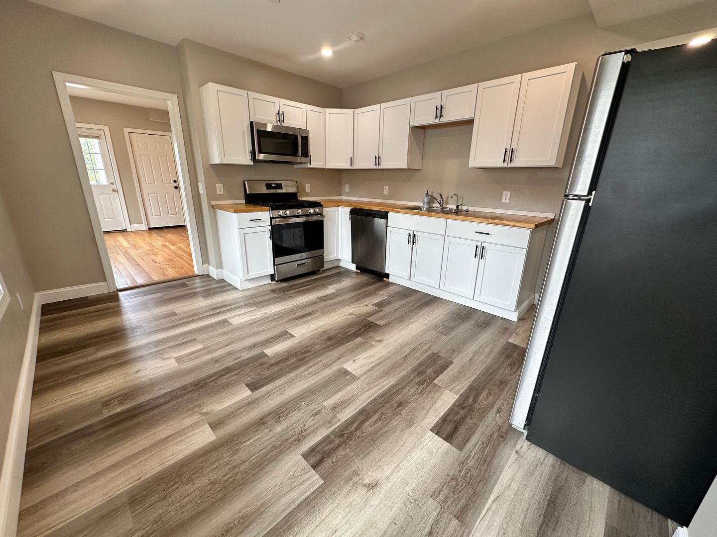 Fitchburg Apartment: 52 Myrtle Ave