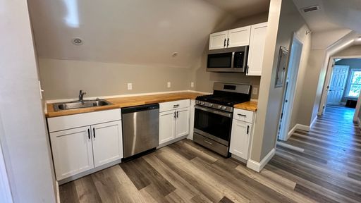 Spacious 2 BR 1 BA in Fitchburg