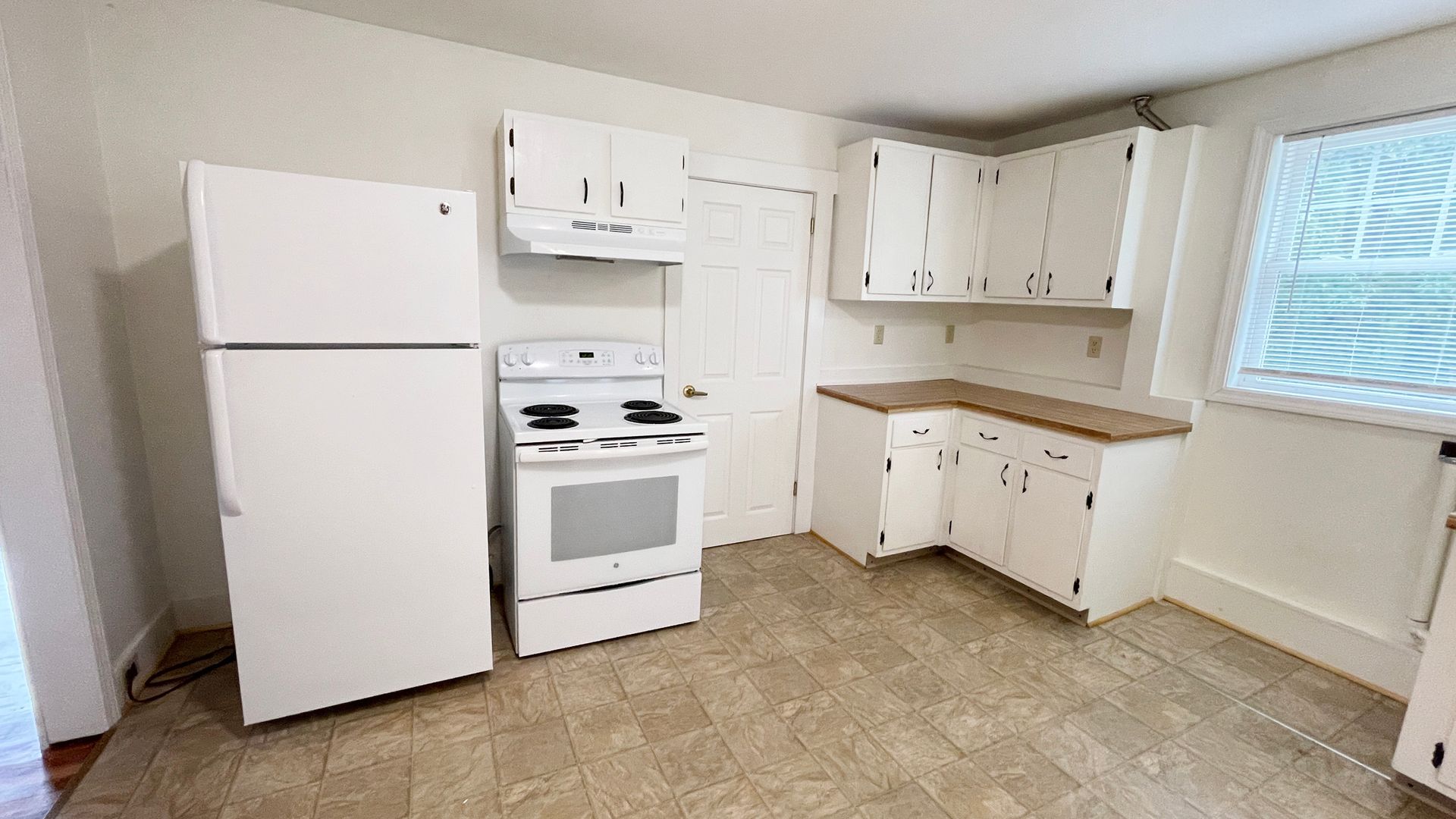 Ashburnham Apartment: 155 Center Street