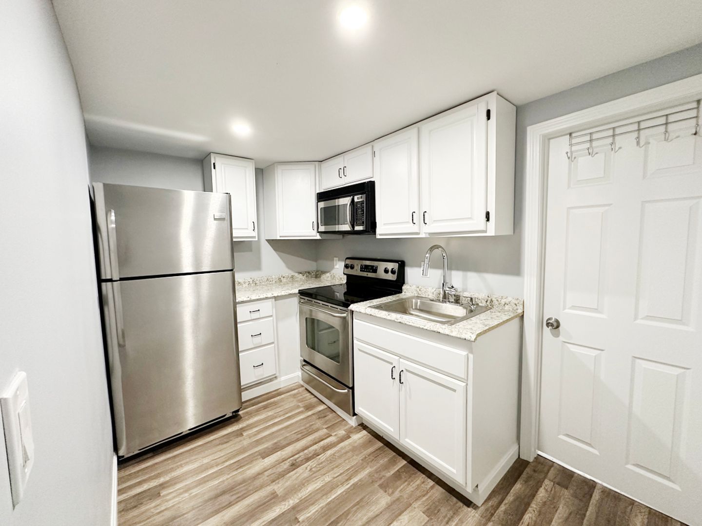 Clinton Apartment: 14 Clark Street