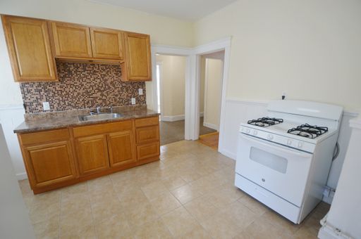 Fitchburg 2BR Apt, Hot Water Included, Onsite Coin-Op