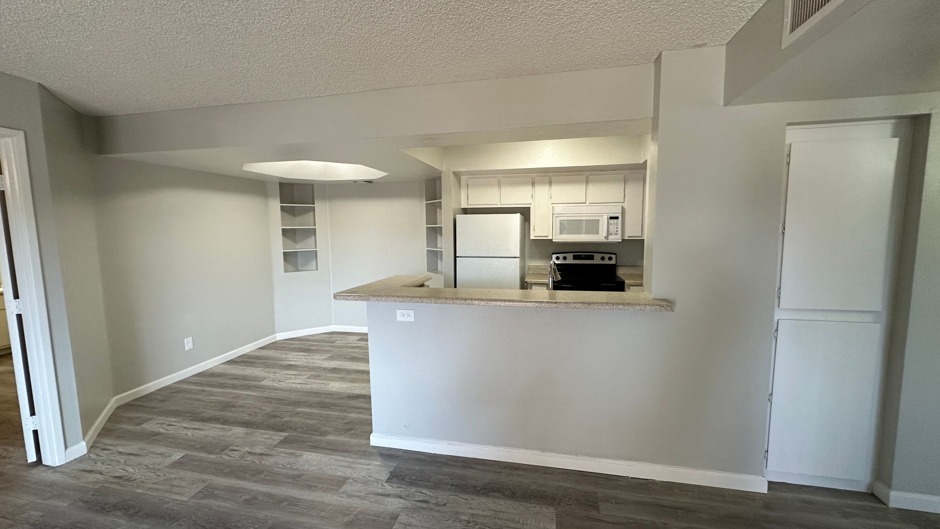 Tempe Apartment: 610 E Gilbert Dr.