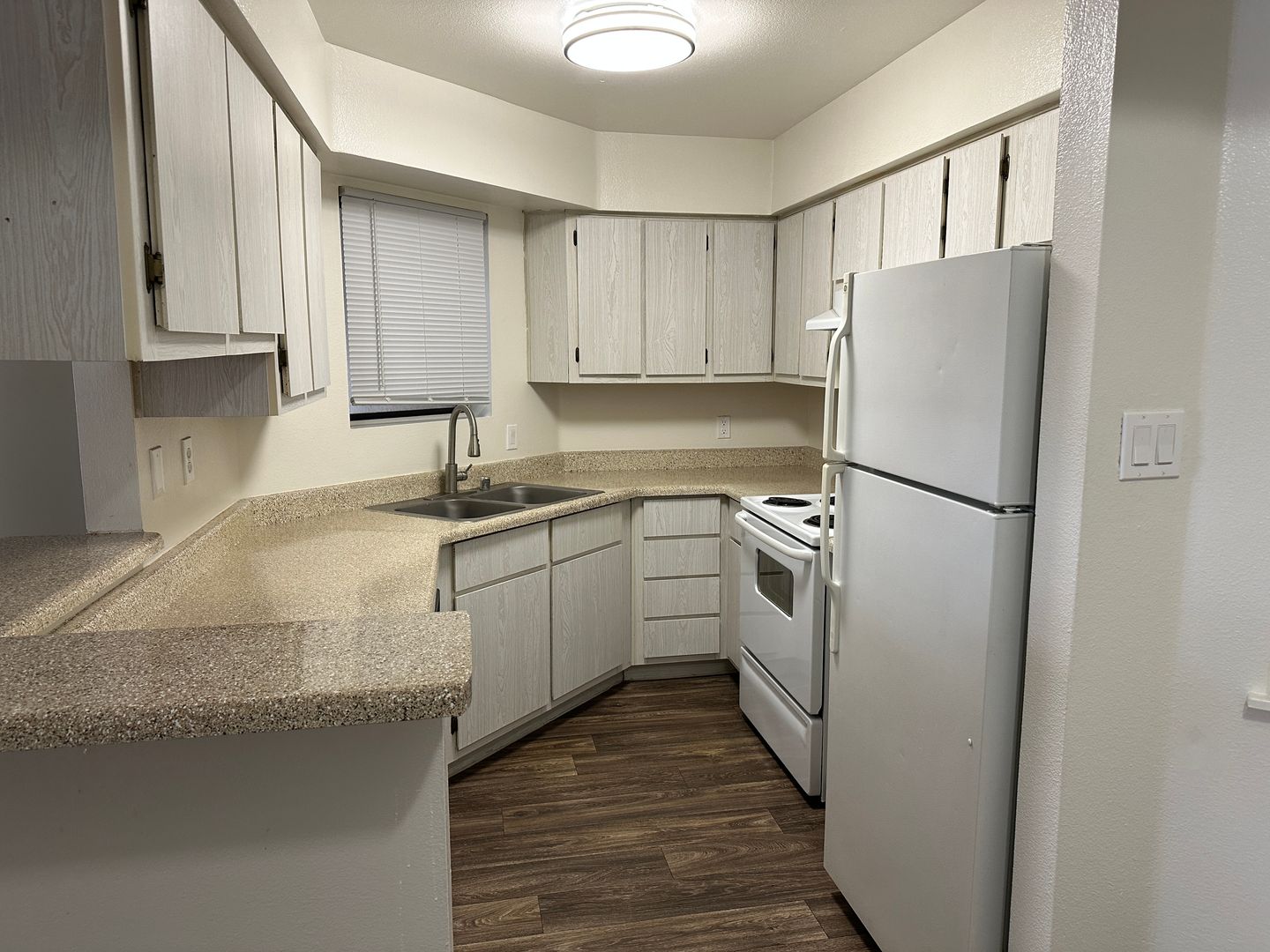 Tempe Apartment: 610 E Gilbert Dr.